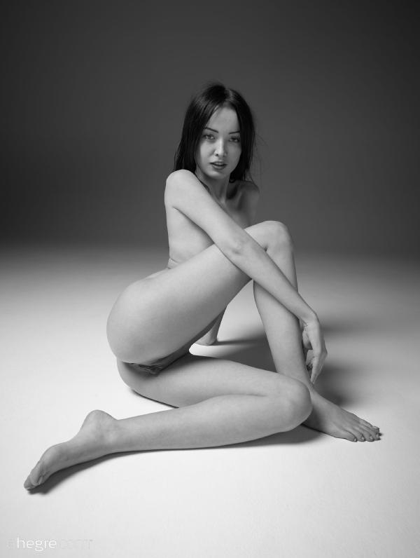 알바 라이카 Q2 모노크롬 #25