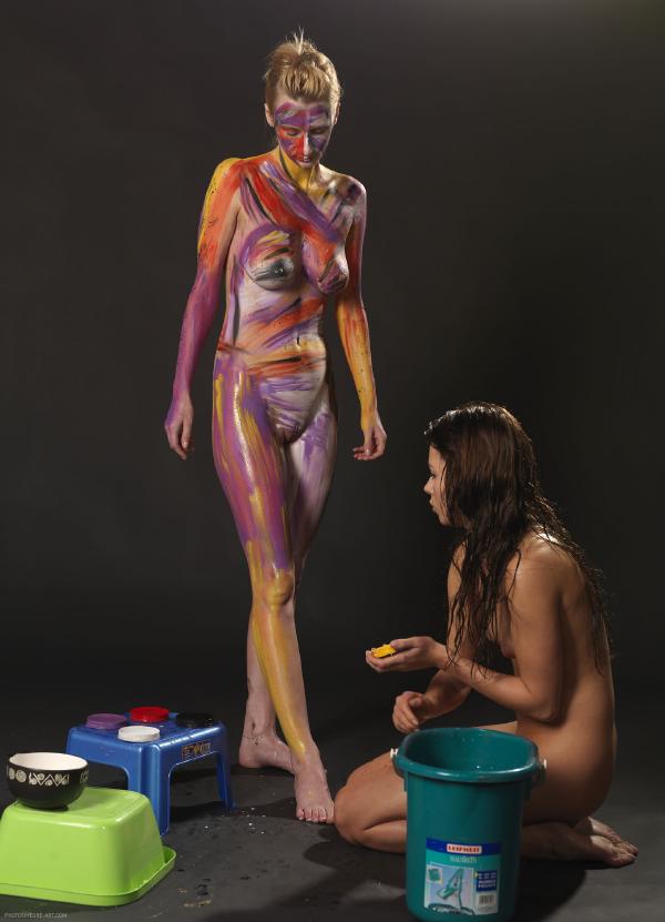 Erica and Karolina body painting #23