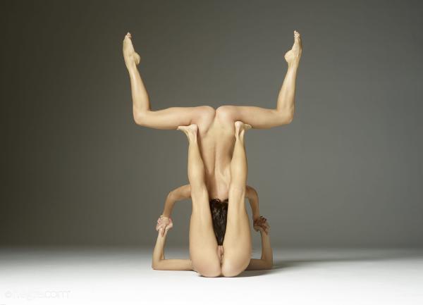 Julietta og Magdalena contortionists #60