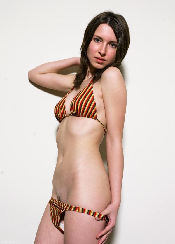 यंका धारीदार बिकिनी #20